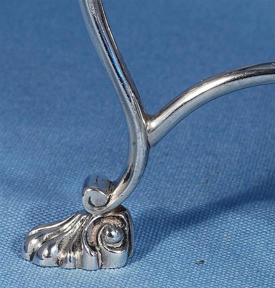 A silver kettle on stand, Height 11 ½”/290mm Width: 9”/230mm Weight 42.8oz/1213g.